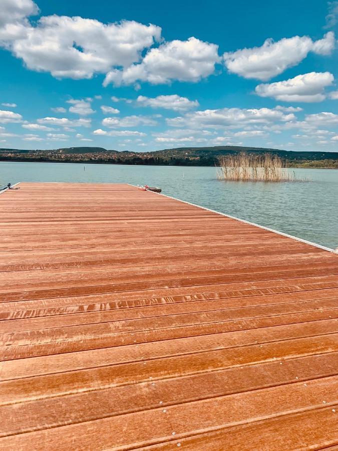 Ferienwohnung Fuzliget Surf Garden Balatonfůzfő Exterior foto